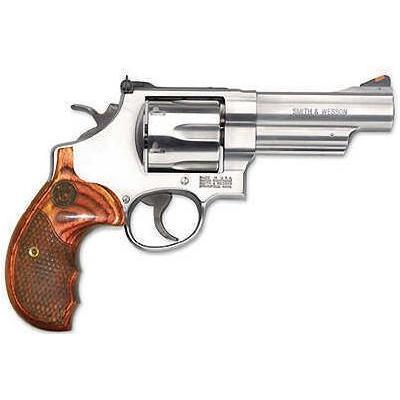 Smith & Wesson 629 Deluxe 44 Magnum 3